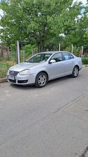 Vând Volkswagen Jetta an 2010