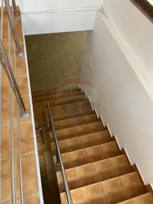 Casă cu 6 camere de vânzare în Pitești - imagine 14