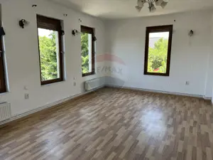 Casă cu 6 camere de vânzare în Pitești - imagine 5