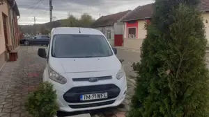 Ford Tranzit Conect 1,5 din 2017, cu 3 locuriin cabină. - imagine 2