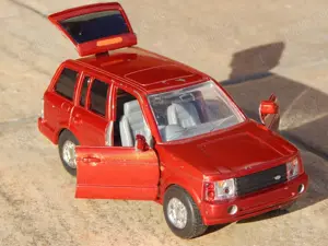 Macheta Range Rover III (L322) sc 1:32 uzata