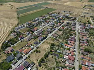 Loc de casă în Sânleani 420 mp - imagine 3