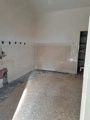 Casa de vanzare cu 3 camere , Str . Nicolae Golescu 168.000 euro neg. - imagine 6