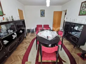 Apartament cu 3 camere la etajul 2 in zona Mihai Viteazul
