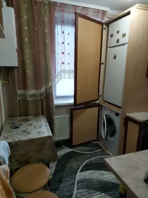 Ofer spre inchiriere garsoniera in zona pacii