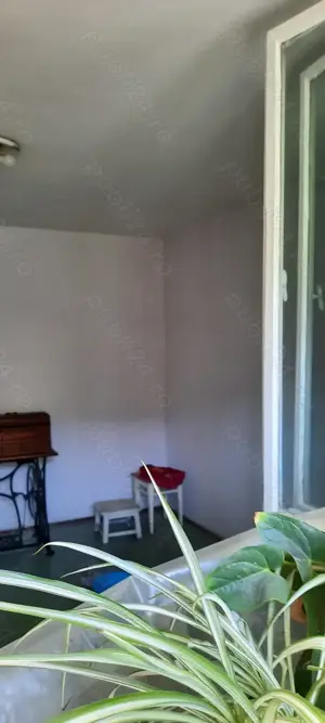 De vanzare apartament 3 camere Ozana - imagine 6