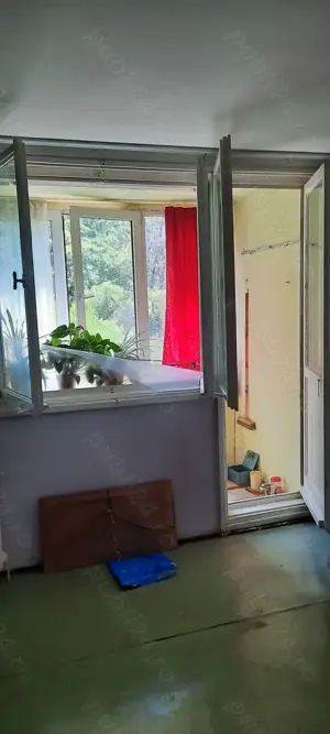 De vanzare apartament 3 camere Ozana - imagine 7