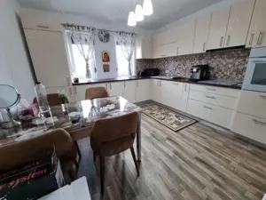 Comuna Berceni, casa individuala, mobilată și utilată complet, mutare imediata - imagine 10