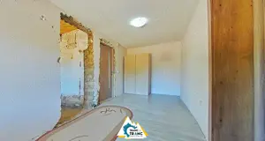 Casă spațioasă cu 3 camere în comuna Vladimirescu   aproape de Arad - imagine 8