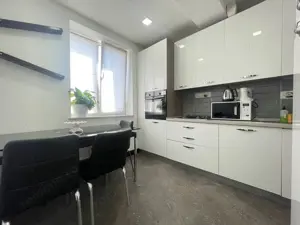 Oferim spre inchiriere Garsonieră in zona Piața Muncii . - imagine 2