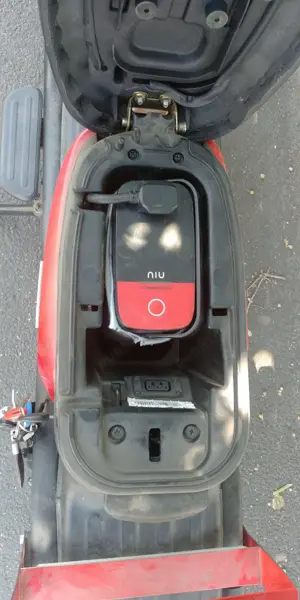 Scuter electric NIU UPro - imagine 3 Scuter electric NIU UPro - imagine 3