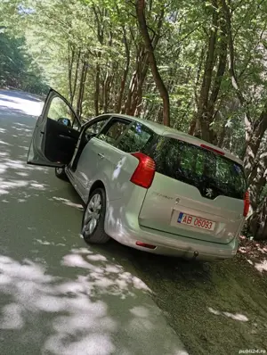 Peugeot 5008 exclusive.1.6 hdci - imagine 5 Peugeot 5008 exclusive.1.6 hdci - imagine 5