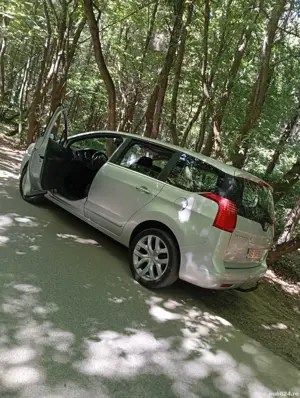 Peugeot 5008 exclusive.1.6 hdci - imagine 7 Peugeot 5008 exclusive.1.6 hdci - imagine 7