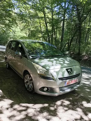 Peugeot 5008 exclusive.1.6 hdci - imagine 6 Peugeot 5008 exclusive.1.6 hdci - imagine 6