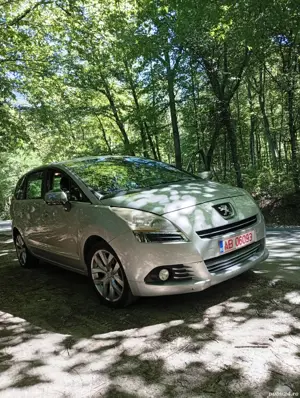 Peugeot 5008 exclusive.1.6 hdci - imagine 9 Peugeot 5008 exclusive.1.6 hdci - imagine 9