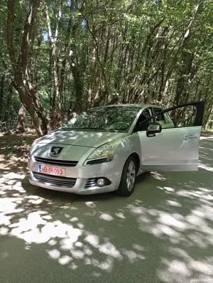 Peugeot 5008 exclusive.1.6 hdci - imagine 8 Peugeot 5008 exclusive.1.6 hdci - imagine 8