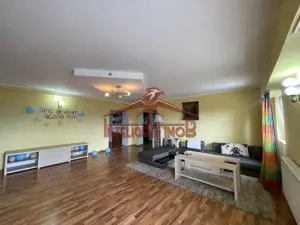 Apartament Spațios 120mp, cu 4 Camere, 2 Băi și 3 Balcoane în Făgăraș - imagine 4