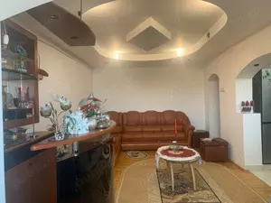 Vand apartament 3 camere, str Turda, Pitesti, cu garaj