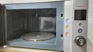 Cuptor cu microunde Electrolux 1300 Watt - imagine 2