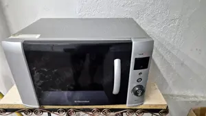 Cuptor cu microunde Electrolux 1300 Watt