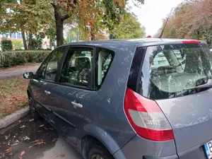 Vindem Renault Scenic ll, 2006, 230000km, panoramic, radio Sony cu usb, Bluetooth..  - imagine 3