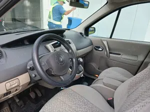 Vindem Renault Scenic ll, 2006, 230000km, panoramic, radio Sony cu usb, Bluetooth..  - imagine 4
