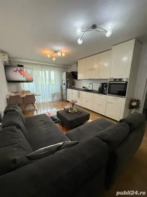 Apartament 3 camere, 65 m2  utili, balcon inchis, curte privata Reghin