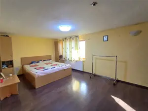 5 camere - 3 bai - 200 mp utili - teren 920 mp - Domnesti - Craitei - imagine 9