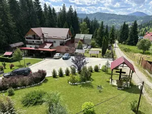 Hotel / Pensiune cu 18 camere de vânzare Durau - imagine 2