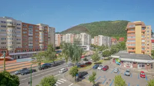 De vanzare 4 camere Racadau-zona Parcul Trandafirilor