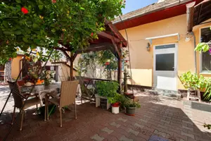 Apartament 2 camere , renovat, mobilat- utilat,  zona centrală