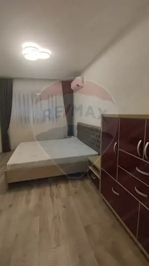 De inchiriat apartament 3 camere lux  etaj 1 zona podul Centenar - imagine 11
