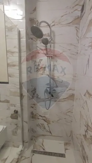 De inchiriat apartament 3 camere lux  etaj 1 zona podul Centenar - imagine 12