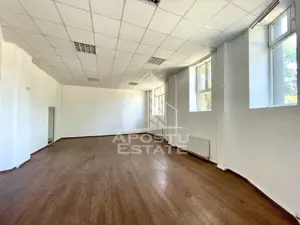 Spatiu comercial stradal, 180 mp, zona centrala Baile Neptun