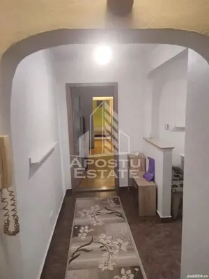 Apartament cu 3 camere, Centrala proprie, Zona Girocului