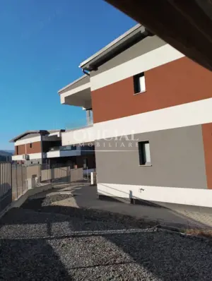 Casa tip duplex | 2 Parcari | Magnoliei | Floresti