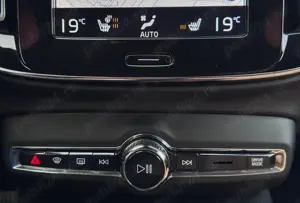 Volvo XC 40 Recharge T5 Twin Engine AT7 Inscription - imagine 8