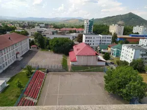 Pachet: 2 apartamente cu 3 camere în Zona Ultracentrală Onești (Bd Oituz 14 și Tineretului 10) - imagine 9