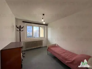 Apartament 3 camere + 2 balcoane cu o priveliste senzationala si pe fata si pe spate in zona Timisoa - imagine 17
