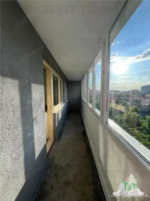 Apartament 3 camere + 2 balcoane cu o priveliste senzationala si pe fata si pe spate in zona Timisoa - imagine 3