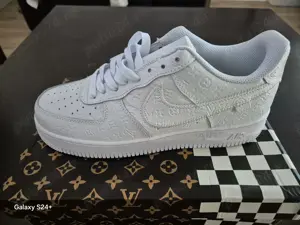 Nike Air Force 1 LV