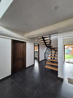 Casa speciala de vanzare , din busteni de lemn , 257.000 euro neg . - imagine 2