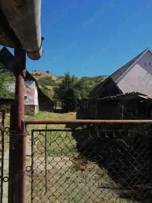 Casă + grădină în Roșia de Secaș - imagine 8