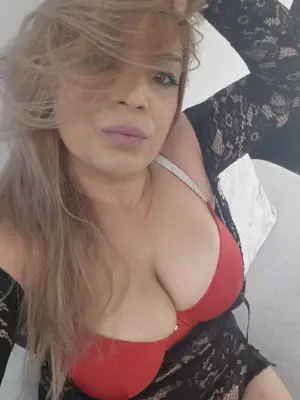 Ador sarutarile  jos