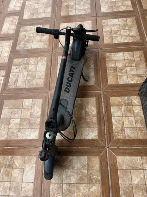 Vand trotineta electrica Ducati (Italia) stare perfecta - imagine 3
