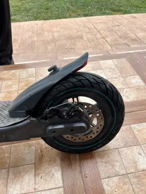 Vand trotineta electrica Ducati (Italia) stare perfecta - imagine 2