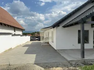 Casa individuala la cheie 4 camere 2 bai teren 500 mp Sura Mica - imagine 2