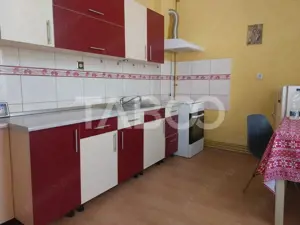 Apartament la casa 52 mp 2 camere terasa pivnita central Cisnadie - imagine 3