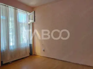 Apartament la casa 52 mp 2 camere terasa pivnita central Cisnadie - imagine 7