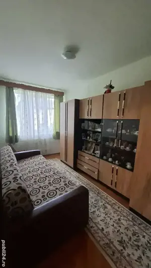 De vanzare apartament 3 camere